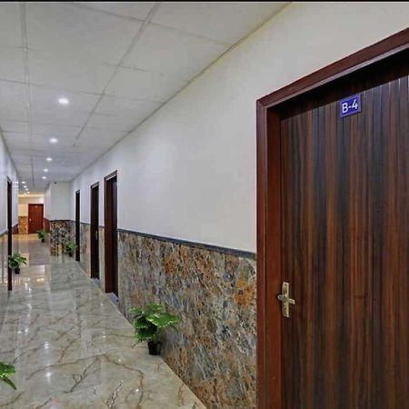Hotel O K R Resdiancy Near Botanic Garden Of Indian Republic Noida Exteriör bild