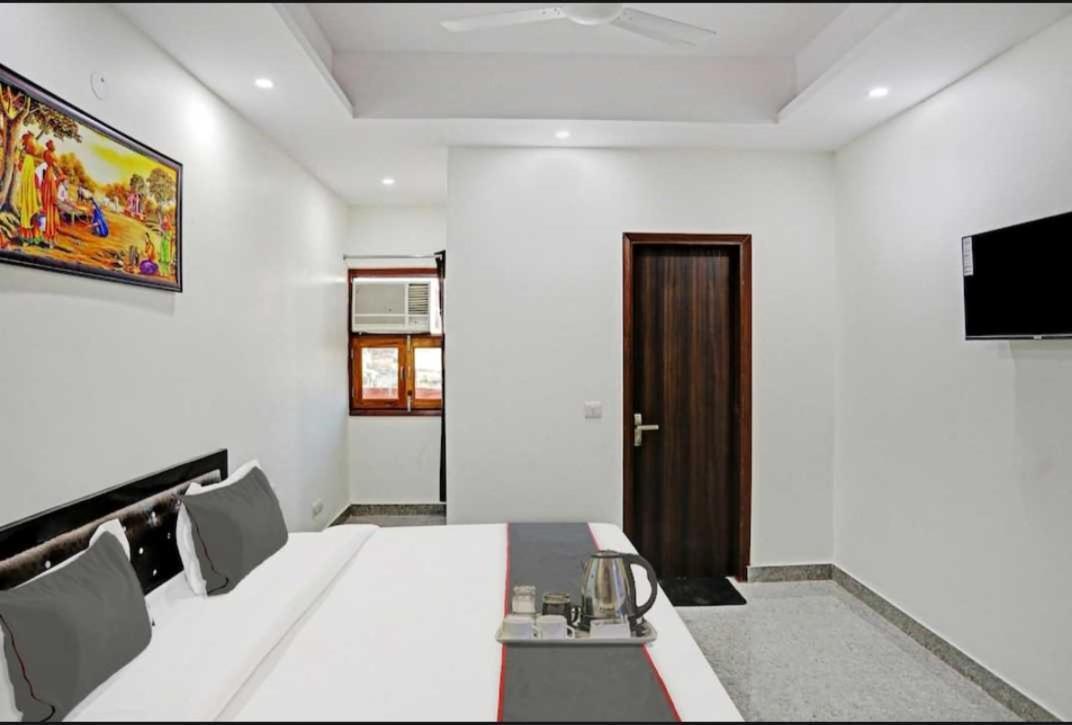 Hotel O K R Resdiancy Near Botanic Garden Of Indian Republic Noida Exteriör bild