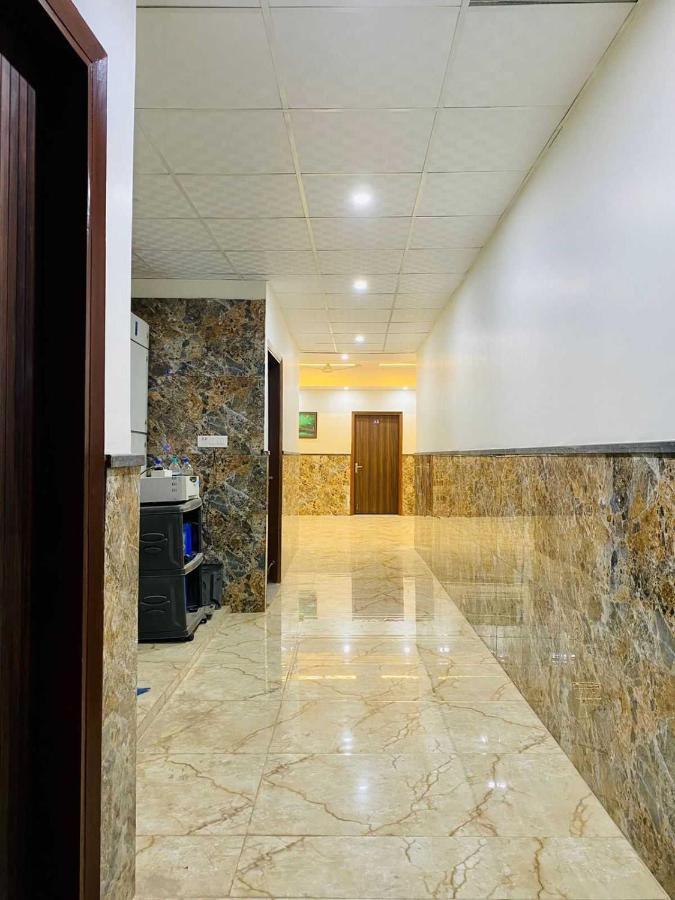 Hotel O K R Resdiancy Near Botanic Garden Of Indian Republic Noida Exteriör bild