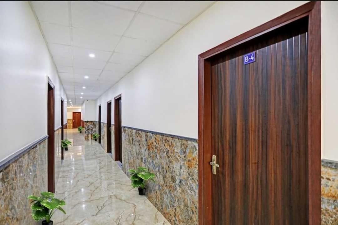 Hotel O K R Resdiancy Near Botanic Garden Of Indian Republic Noida Exteriör bild