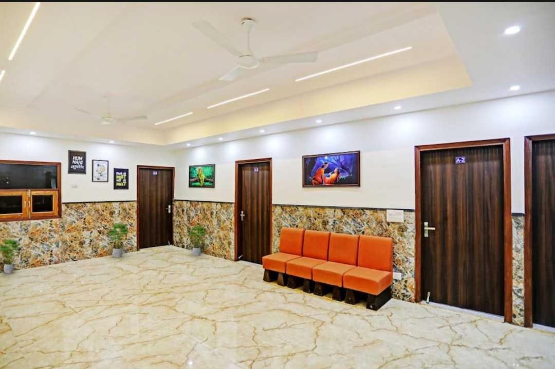 Hotel O K R Resdiancy Near Botanic Garden Of Indian Republic Noida Exteriör bild