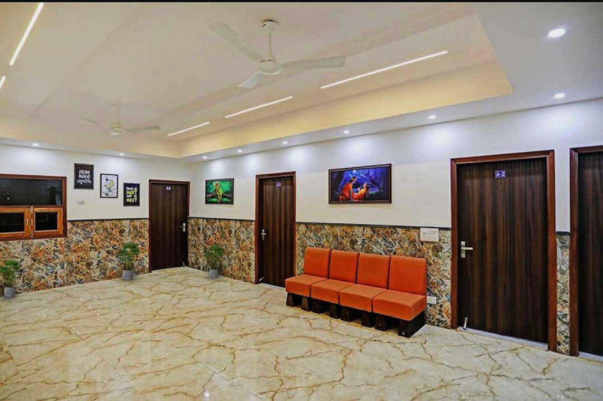 Hotel O K R Resdiancy Near Botanic Garden Of Indian Republic Noida Exteriör bild